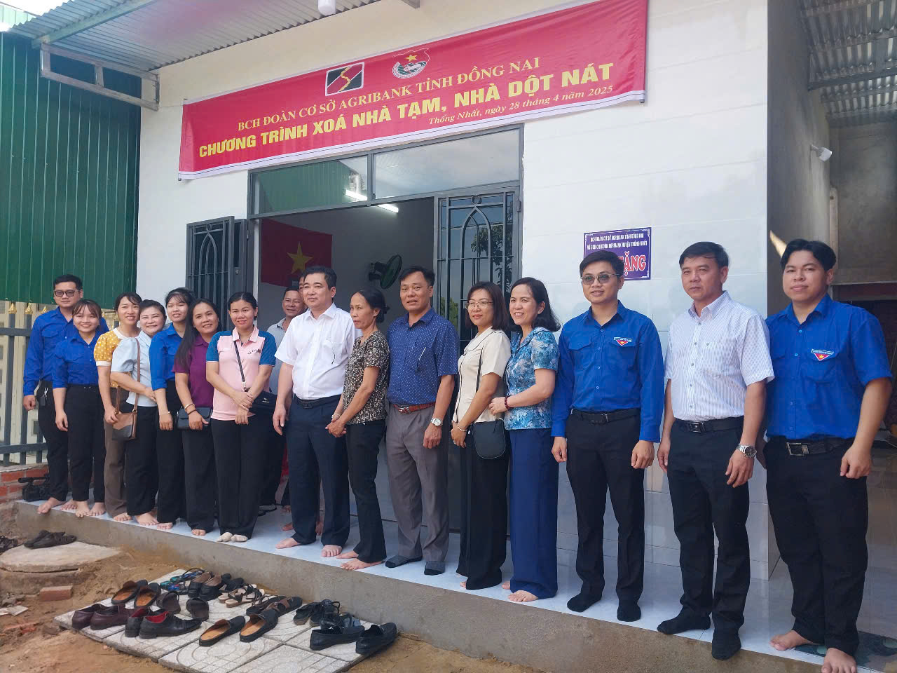 Huyện Thống Nhất bàn giao căn nhà sửa chữa cho hộ nghèo tại xã Gia Kiệm.jpg