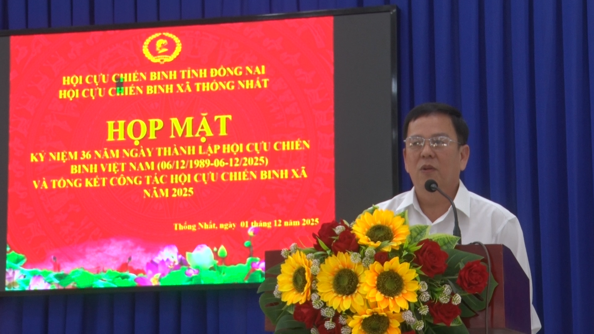 Đồng chí Trần Văn Danh Phó Bí thư thường trực Đảng ủy xã phát biểu chỉ đạo tại buổi họp mặt