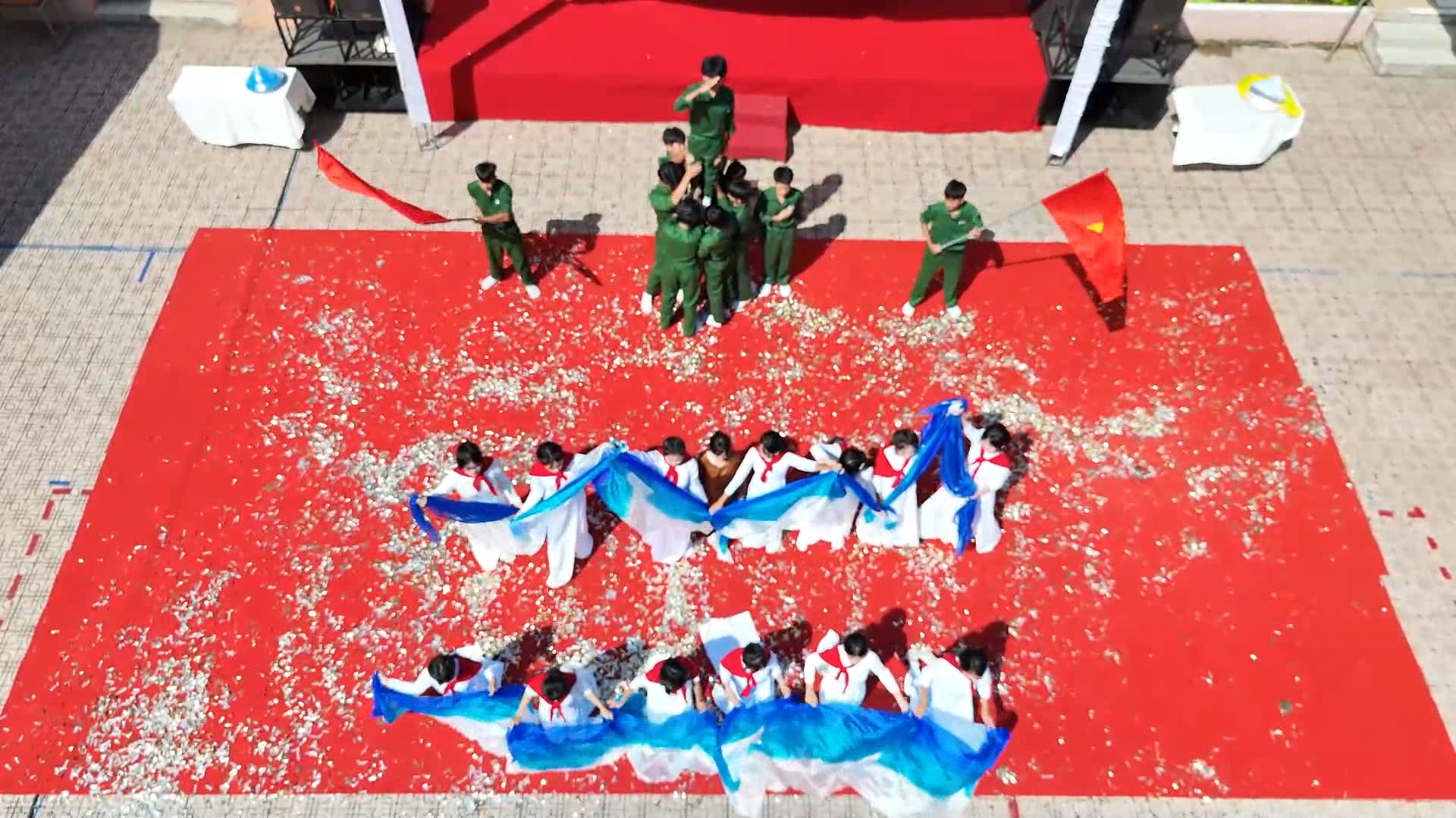 Văn nghệ chào mừng