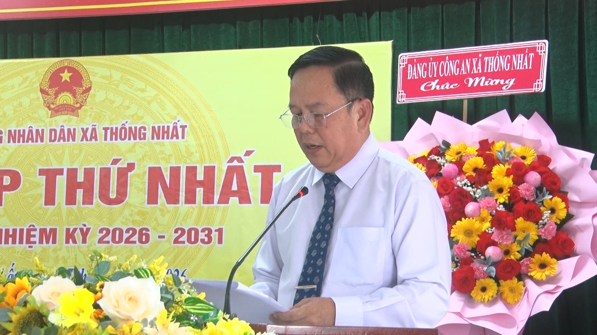 Đồng chí Trần Văn Danh Phó Bí thư thường trực Đảng ủy phát biểu tại kỳ họp